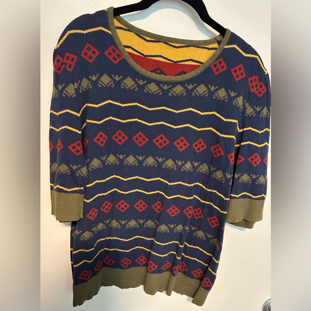 Short sleeve sweater